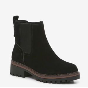 NWT Crown Vintage Karina Chelsea Boot- black 9.5 wide